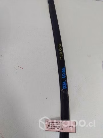Moldura LameVidrio Pta tras (020) Mitsubishi L200