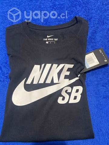 Polera color negra talla M