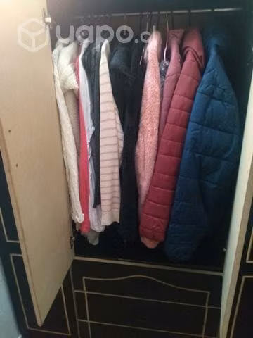 Clóset 4 puertas más 3 cajoneras