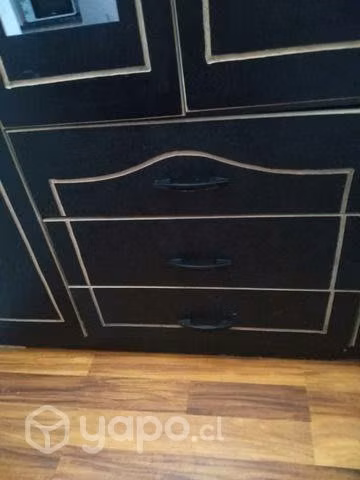Clóset 4 puertas más 3 cajoneras