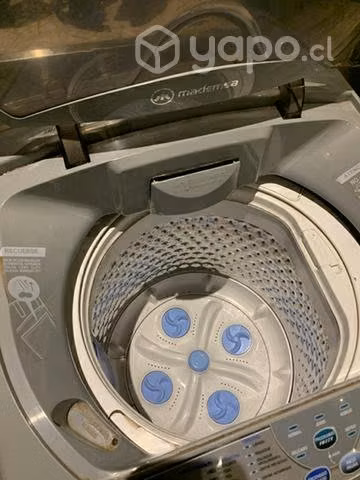 Lavadora en buen estado de 7.5 kilos funcionando