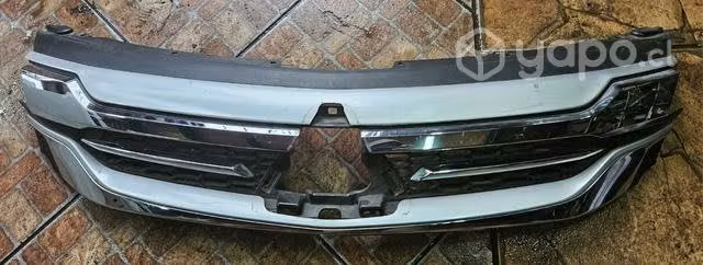 Mascara Montero Sport 2016 2018 buen estado origin