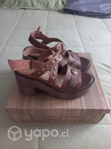 Sandalia marca Umbrale