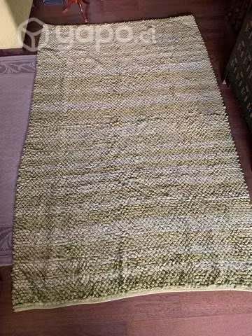 Alfombra Verde Peluda (desteñida) 2,50x1,60mt