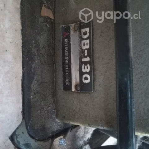 Maquina de coser mitsubishi