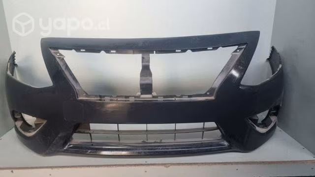 Parachoque Nissan versa dmg la cisterna 52.01