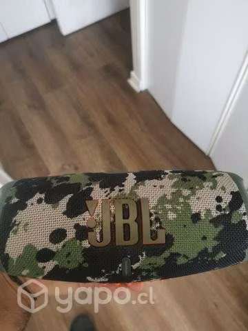 JBL Charge 5 camo