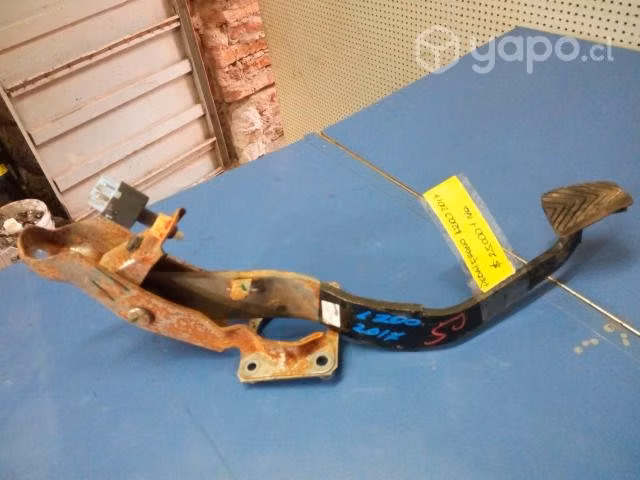 Pedal freno Mitsubishi L al 2019