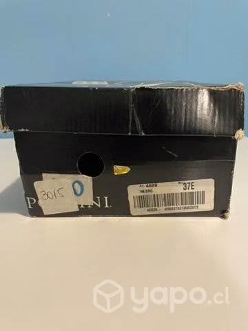 Zapatos Pollini negro de cuero