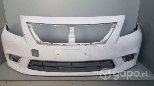 Parachoque Nissan versa dmg la cisterna 52.11