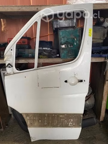 Puerta del izq Detalle Mercedes Benz Sprinter 2017