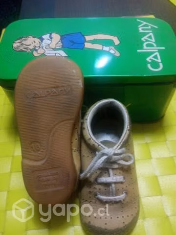 Zapatos y caja Calpany antiguas