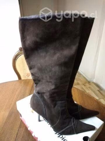 Hermosos zapatos, botas casi nuevos, un par sin us - Imagen 4