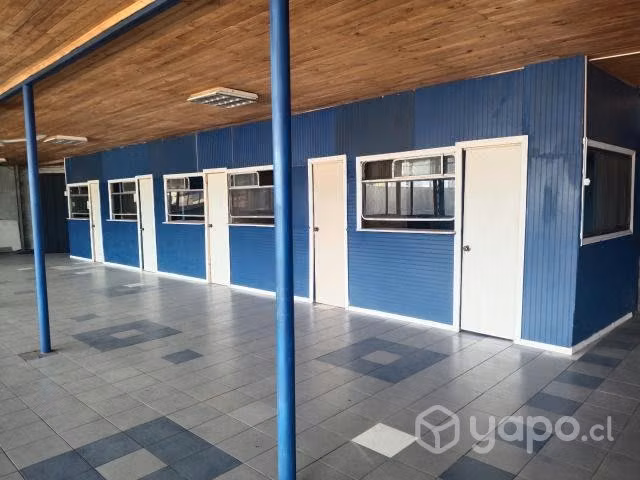 Local comercial con estacionamiento