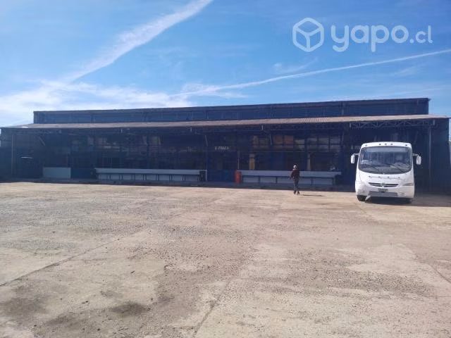 Local comercial con estacionamiento