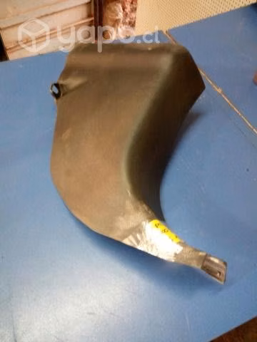 Tapa cubre pilar del inf der Mitsubishi L200 2016-