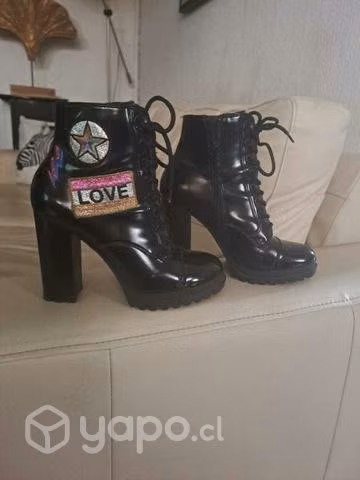 Botines aldo talla 37.