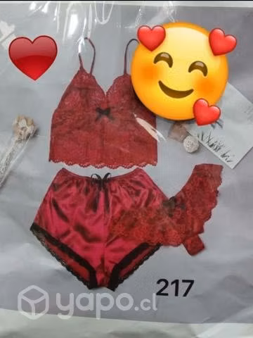 Pijamas de dama de seda