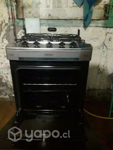 Cocina fensa en muy buenas condiciones