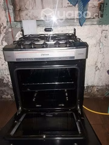Cocina fensa en muy buenas condiciones