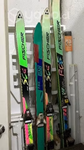 Lote de 4 pares de ski