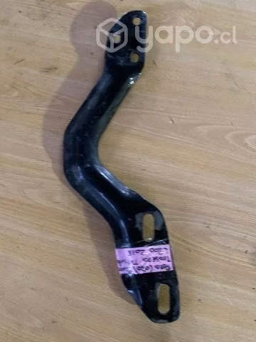 Pata (020) Parachoque trasero Mitsubishi L200 2018