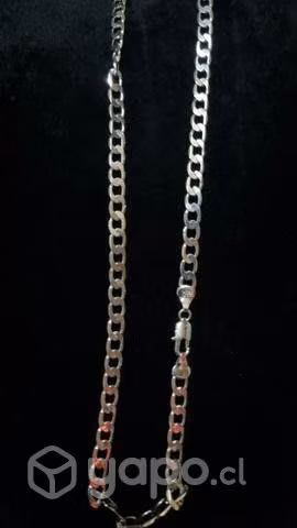 Cadenas de plata a 15 cada una