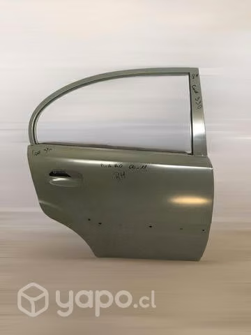 Puerta trasera rh Kia Rio jb 2006 2011