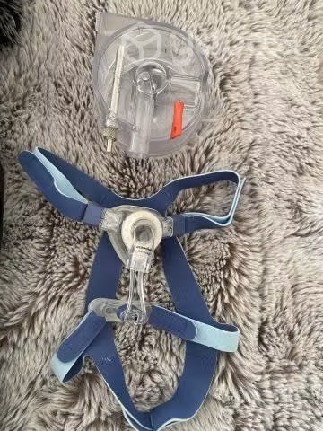 Máquina para el tratamiento de la apnea del sueño - Imagen 3