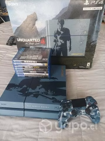 Consola PS4 con su caja