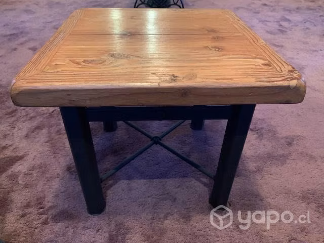 Mesa lateral de apoyo, madera con fierro etrusco