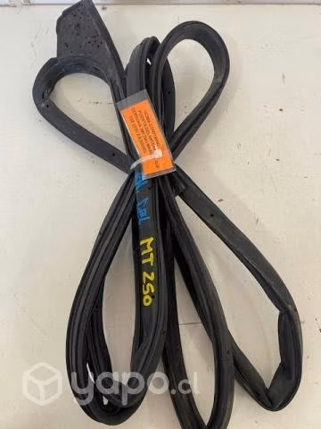 Goma contorn puerta del der (MT250) Maxus T60 2020