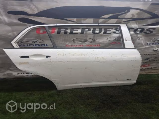 Puerta trasera derecha nissan tiida