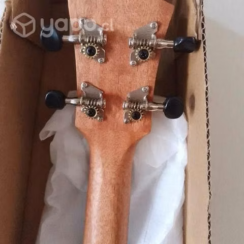 Ukelele de 4 cuerdas