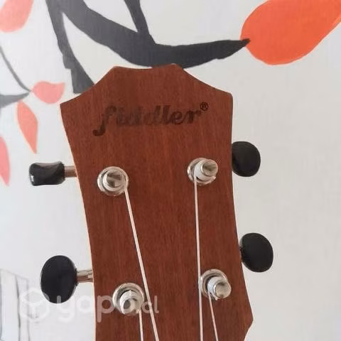 Ukelele de 4 cuerdas