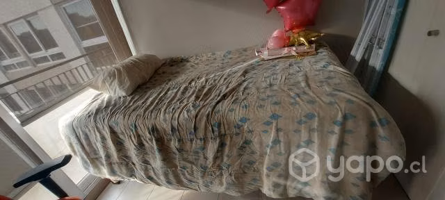Base de cama de 1.5 plaza más dos colchones