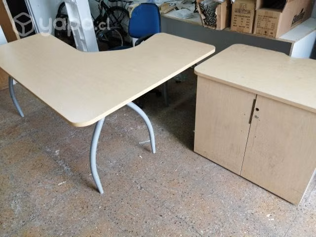 Escritorio moderno con mueble cajon
