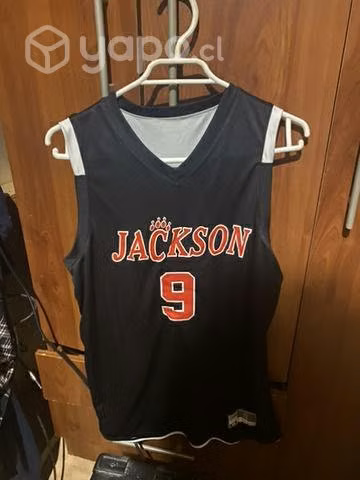 Polera de basket reversible