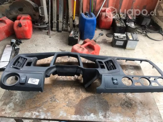 Moldura radio tablero Honda Ridgeline 2010
