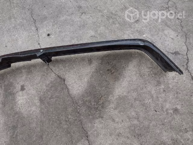 Moldura de mascara Chevrolet Colorado 2004-2012