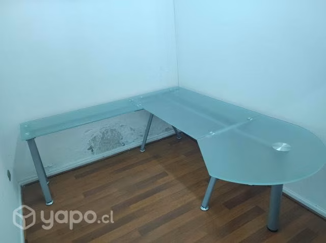 Escritorio de oficina, recién armado