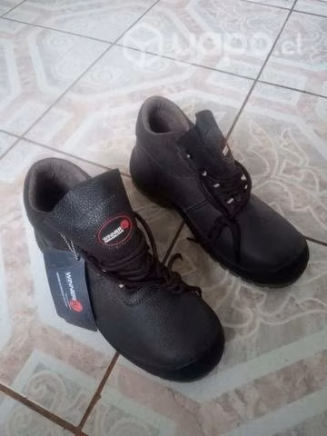 Zapatos de seguridad nuevos