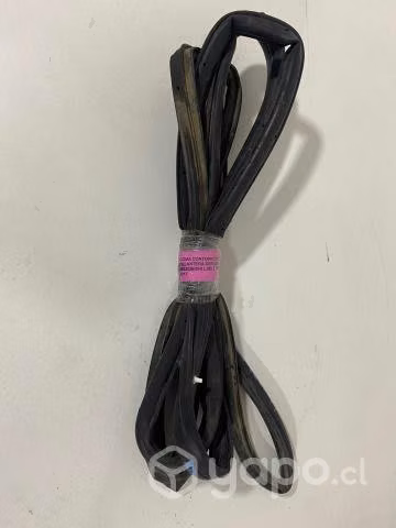 Goma contorno pta del der Mitsubishi L200 2017 Dak