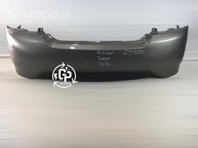 Parachoque trasero nissan versa 2016-2020