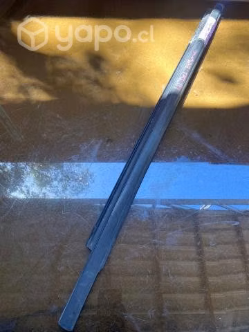 Moldura lame vidrio puerta del izq Explorer 2013