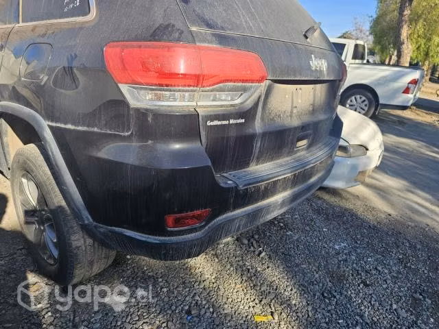 Parachoque trasero jeep grand cherokee