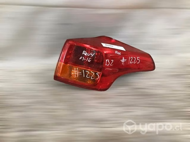 Foco trasero RH Toyota Rav