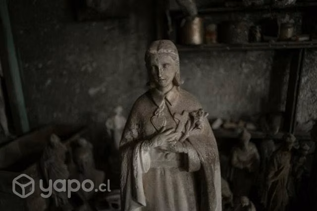 Virgen de yeso
