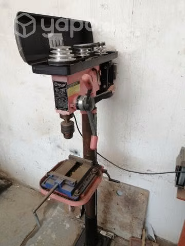 Taladro pedestal