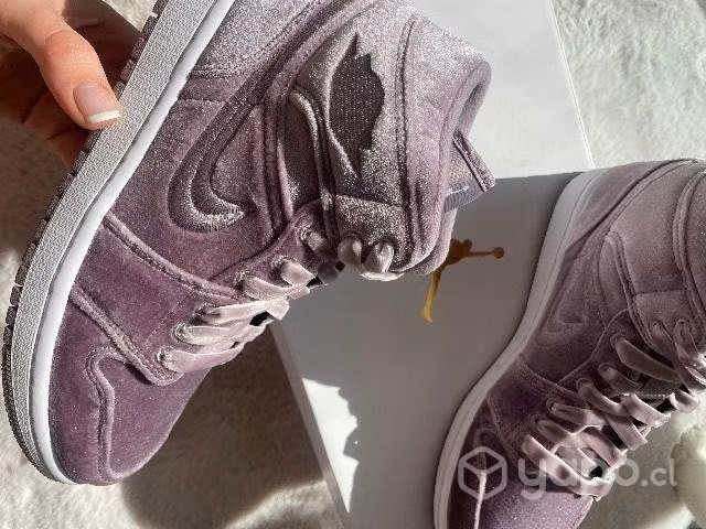 Air jordan 1 velvet